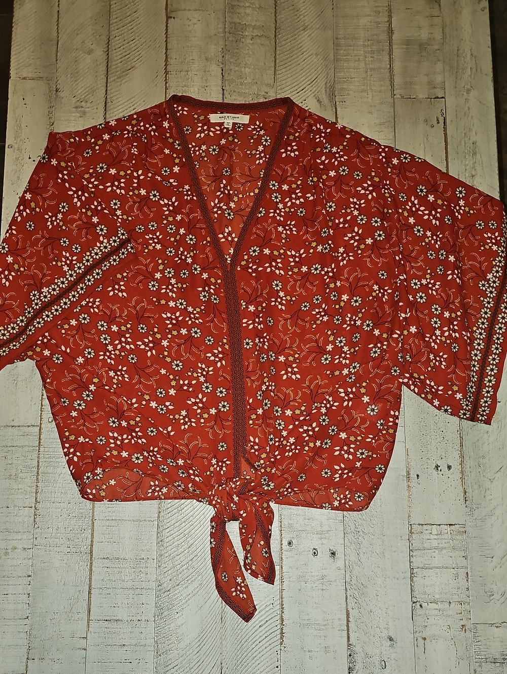 Max Studio Red Floral Tie-Front Crop Top Size Small Petite